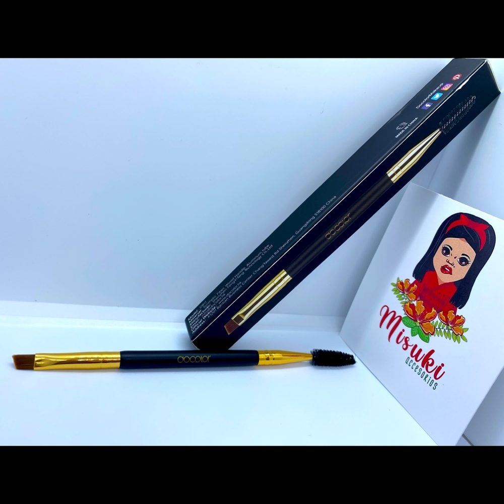 eyebrow brush